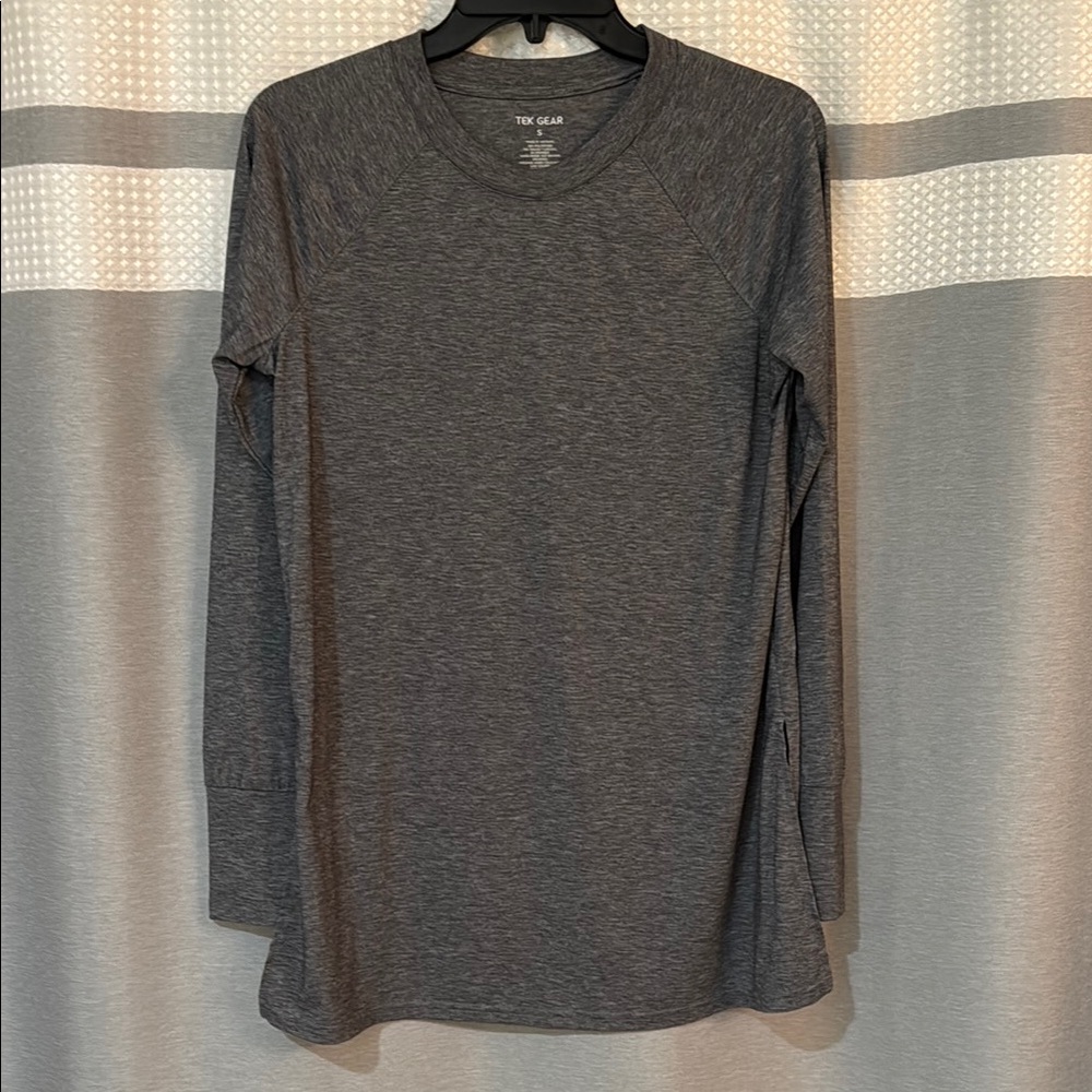 Tek Gear Women’s Long Sleeve Tunic Tee Small in Smokey Slate